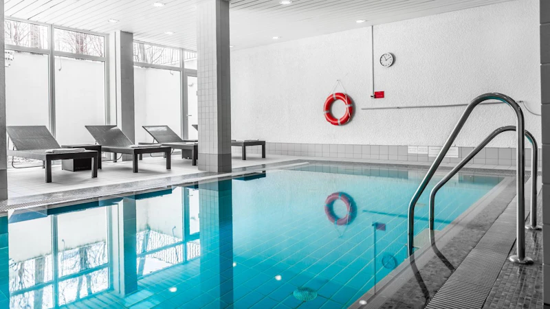 Pool - Holiday Inn München-Süd